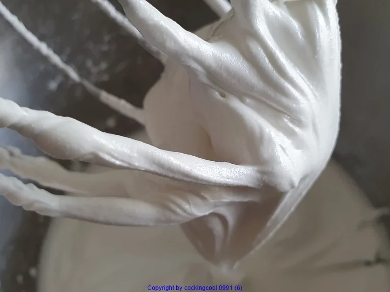 Rezept: Einfacher "Baiser oder Meringe Schwan" Ganz in Weiss = kochbar Challenge 8.0 (August 2020) Bild Nr. 11095 Einfacher "Baiser oder Meringe Schwan" Ganz in Weiss = kochbar Challenge 8.0 (August 2020) - Rezept - Bild Nr. 11095