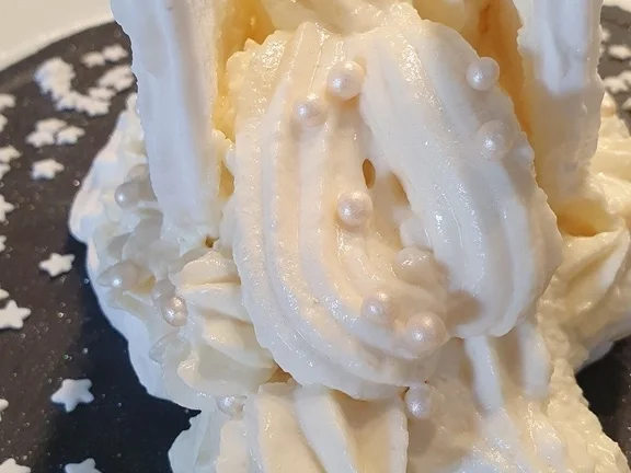 Rezept: Einfacher "Baiser oder Meringe Schwan" Ganz in Weiss = kochbar Challenge 8.0 (August 2020) Bild Nr. 11107 Einfacher "Baiser oder Meringe Schwan" Ganz in Weiss = kochbar Challenge 8.0 (August 2020) - Rezept - Bild Nr. 11107