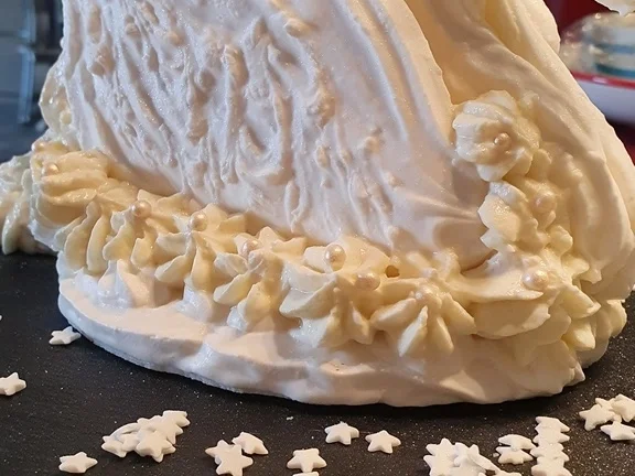 Rezept: Einfacher "Baiser oder Meringe Schwan" Ganz in Weiss = kochbar Challenge 8.0 (August 2020) Bild Nr. 11109 Einfacher "Baiser oder Meringe Schwan" Ganz in Weiss = kochbar Challenge 8.0 (August 2020) - Rezept - Bild Nr. 11109