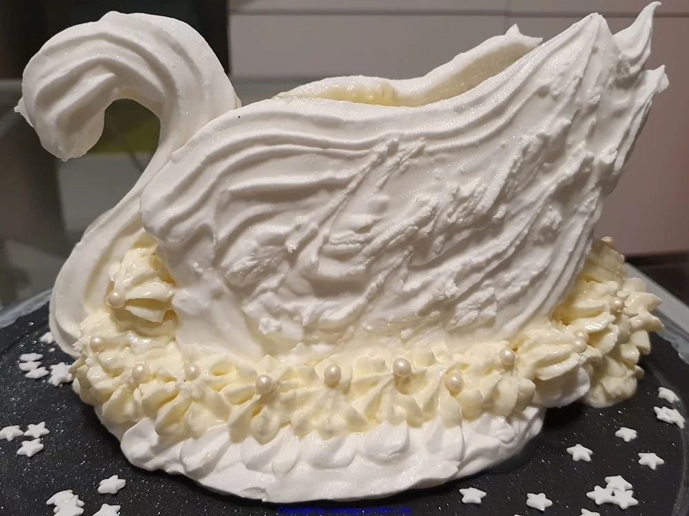 Rezept: Einfacher "Baiser oder Meringe Schwan" Ganz in Weiss = kochbar Challenge 8.0 (August 2020) Bild Nr. 11116 Einfacher "Baiser oder Meringe Schwan" Ganz in Weiss = kochbar Challenge 8.0 (August 2020) - Rezept - Bild Nr. 11116