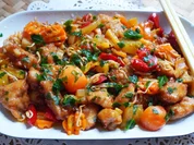 Potpourri mit Rindfleisch, knusprigen Nudeln und Gemüse - Rezept - Bild Nr. 2