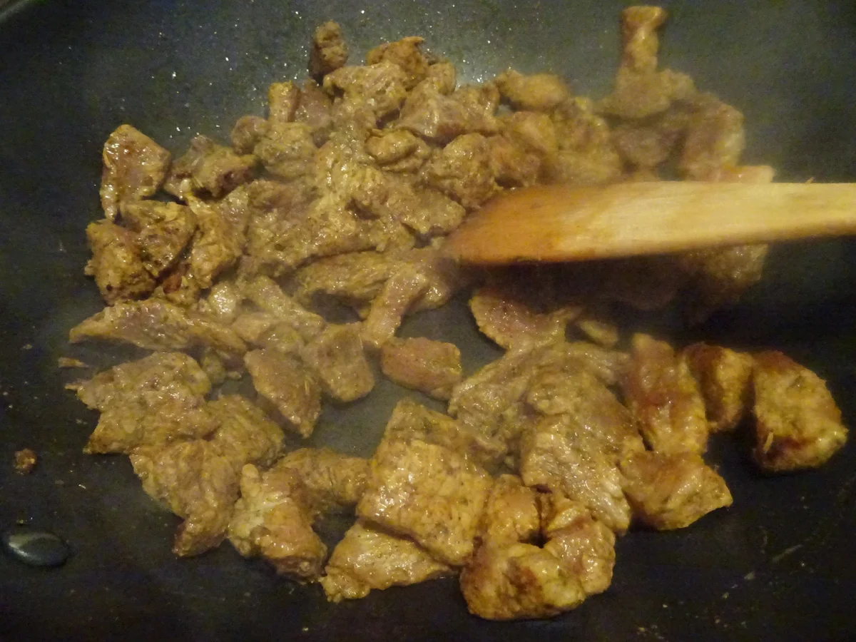 Rezept: Gyros in Metaxa-Soße mit Käse überbacken Bild Nr. 11099 Gyros in Metaxa-Soße mit Käse überbacken - Rezept - Bild Nr. 11099