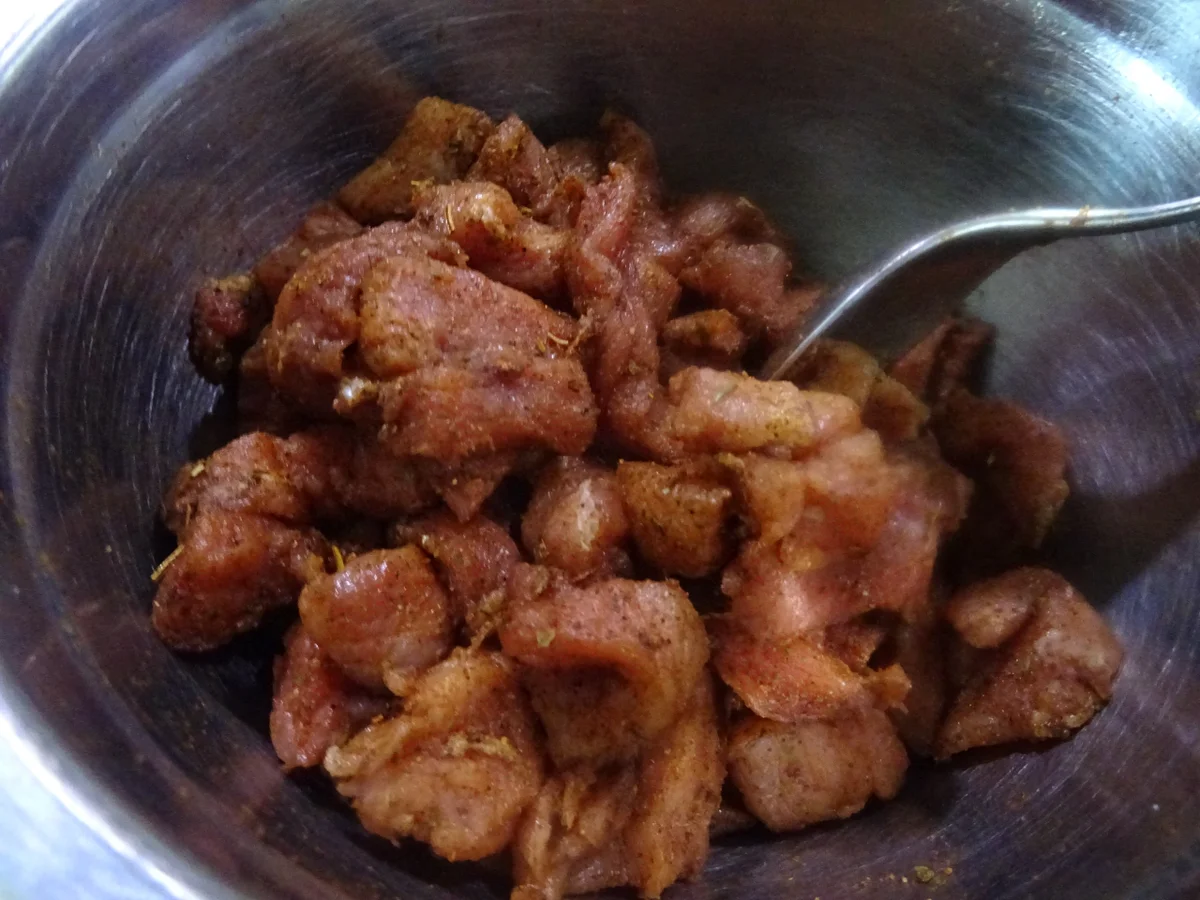 Rezept: Gyros in Metaxa-Soße mit Käse überbacken Bild Nr. 11101 Gyros in Metaxa-Soße mit Käse überbacken - Rezept - Bild Nr. 11101