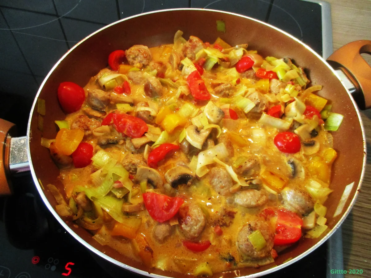 Bratwurst-Pfanne mit frischem Gemüse - Rezept - Bild Nr. 18