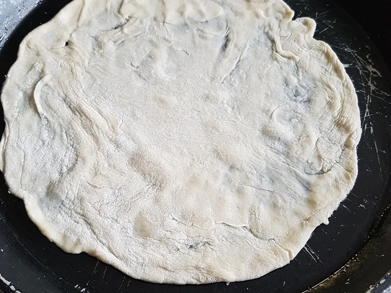 drei mal PIZZA Handmade (kleine Grösse 22 cm) - Rezept - Bild Nr. 8