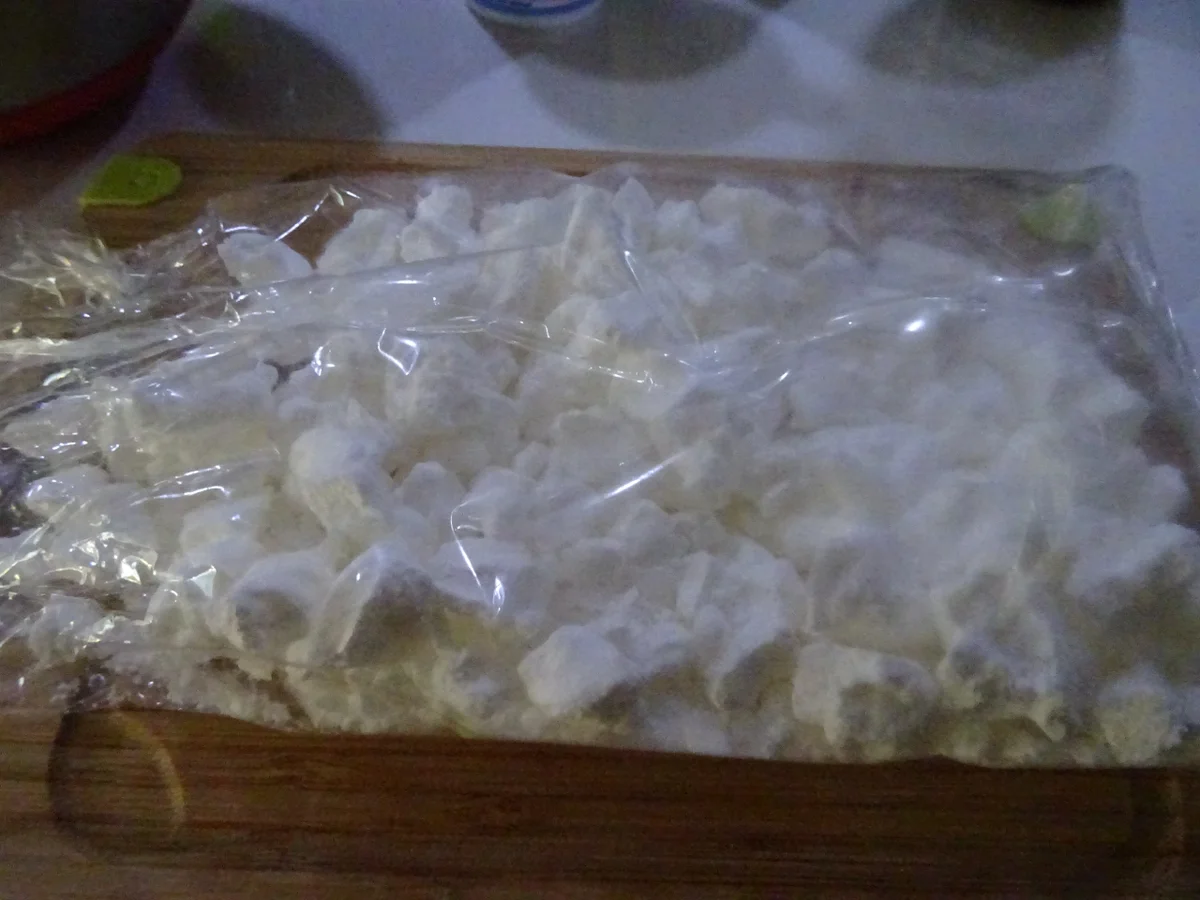 Sahne-Baiser-Eistorte mit Himbeeren - Rezept - Bild Nr. 4