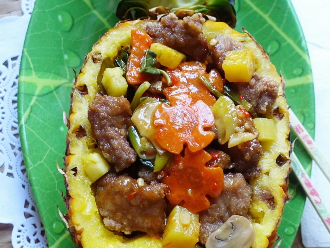 Zartes, würziges Schweinefleisch mit Ananas-Cap Cay - Rezept - Bild Nr. 2