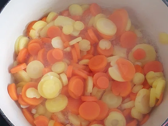 Rezept: "Möhren exquisit" Rezeptbau NR.19 Bild Nr. 3 "Möhren exquisit" Rezeptbau NR.19 - Rezept - Bild Nr. 3