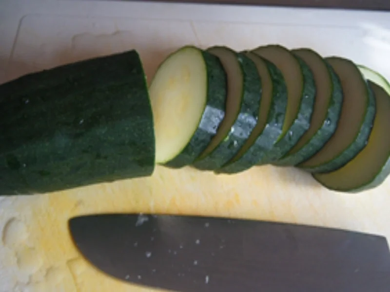 Rezept: Zweierlei Zucchini Bild Nr. 5 Zweierlei Zucchini - Rezept - Bild Nr. 5