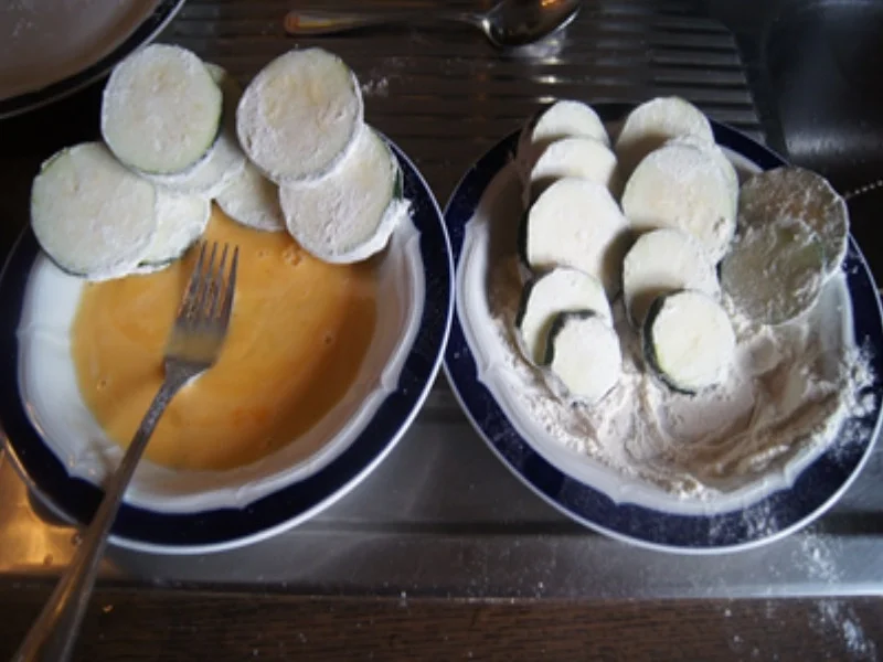 Rezept: Zweierlei Zucchini Bild Nr. 11 Zweierlei Zucchini - Rezept - Bild Nr. 11