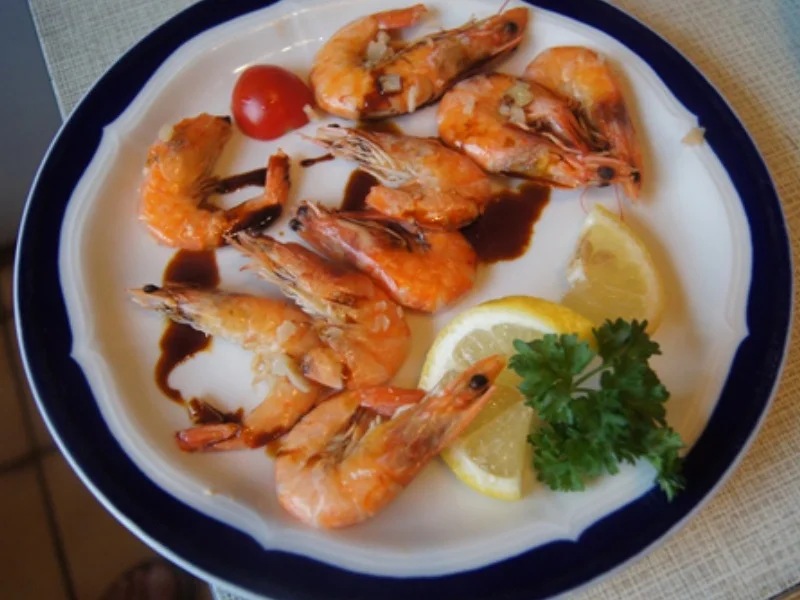 Rezept: Gedämpfte Garnelen mit Knoblauch Bild Nr. 2 Gedämpfte Garnelen mit Knoblauch - Rezept - Bild Nr. 2
