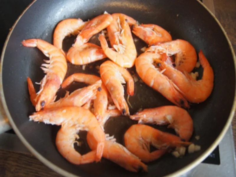 Rezept: Gedämpfte Garnelen mit Knoblauch Bild Nr. 3 Gedämpfte Garnelen mit Knoblauch - Rezept - Bild Nr. 3