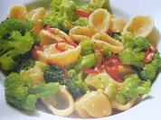 Rezept: Chili-Brokkoli-Nudeln Chili-Brokkoli-Nudeln - Rezept