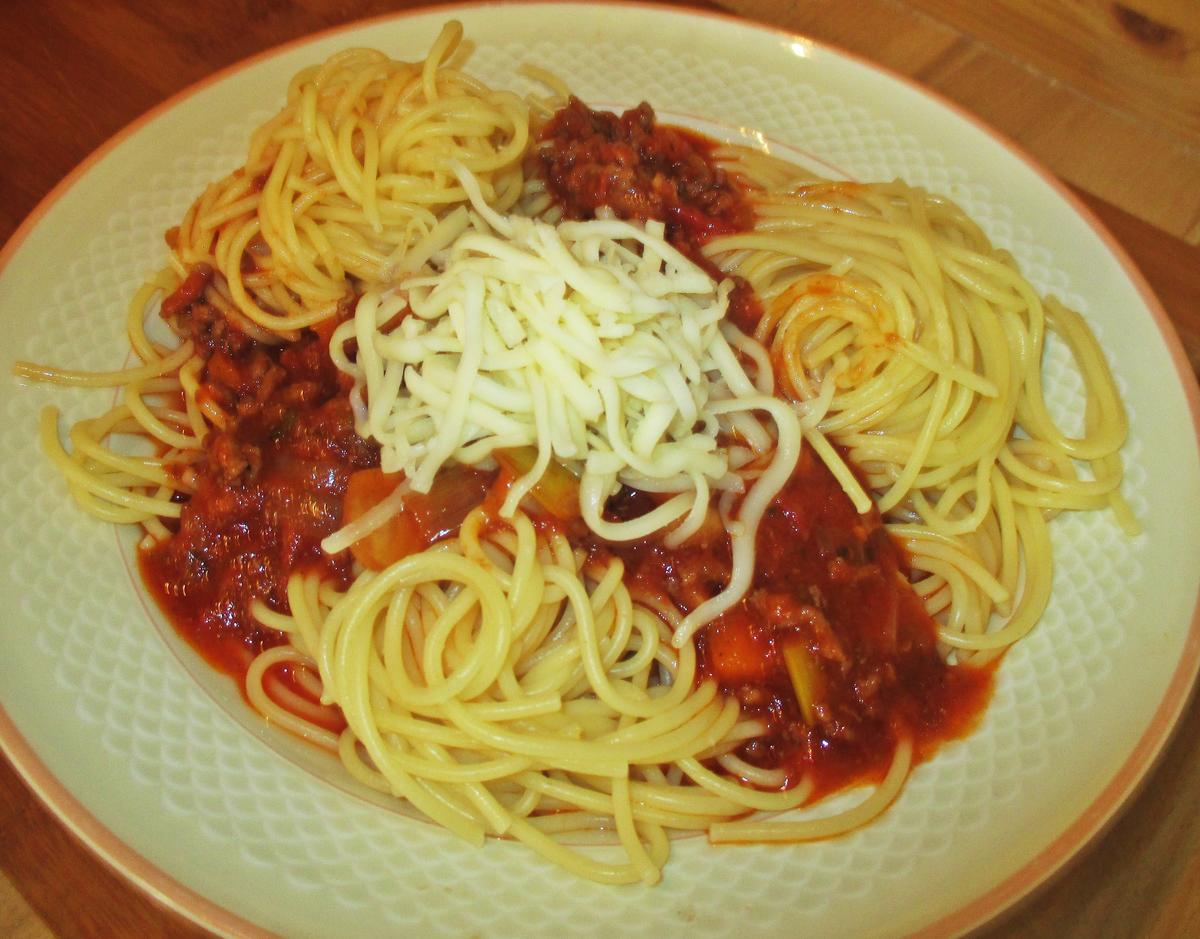 Spaghetti Bolognese - Rezept mit Bild - kochbar.de