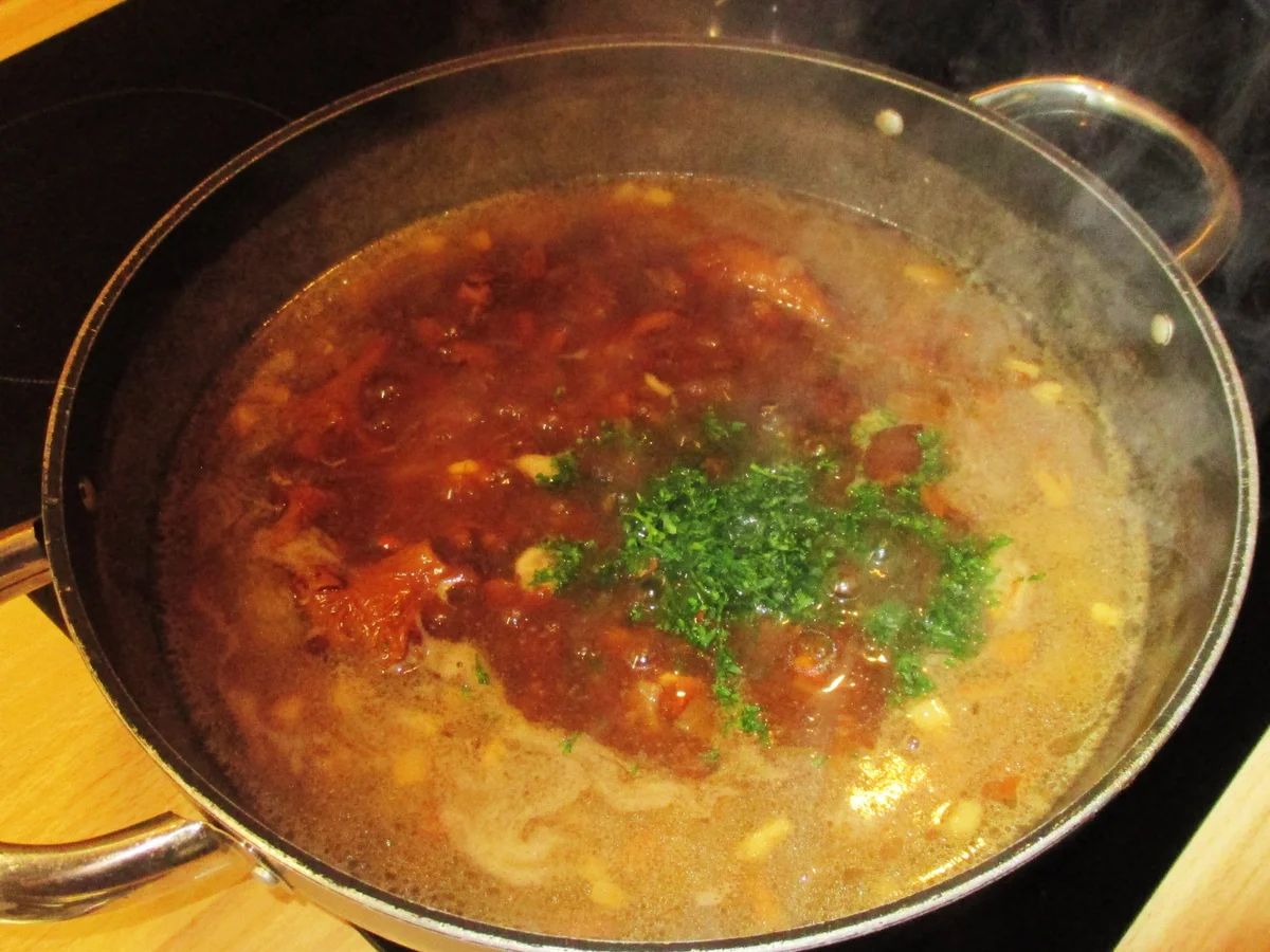 Hühnchenkeulen in Pfifferlingssoße - Rezept - Bild Nr. 8