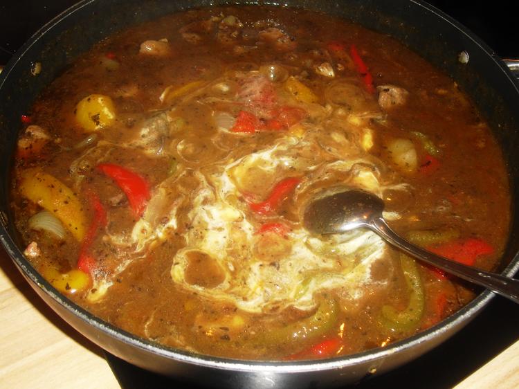 Hähnchenleber Paprika Gulasch - schnell & einfach - von GreteDrafz Hähnchenleber Paprika Gulasch - schnell & einfach - von GreteDrafz