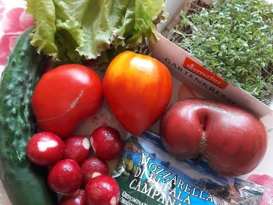 Salat mit Büffelmozzarella - Rezept - Bild Nr. 4