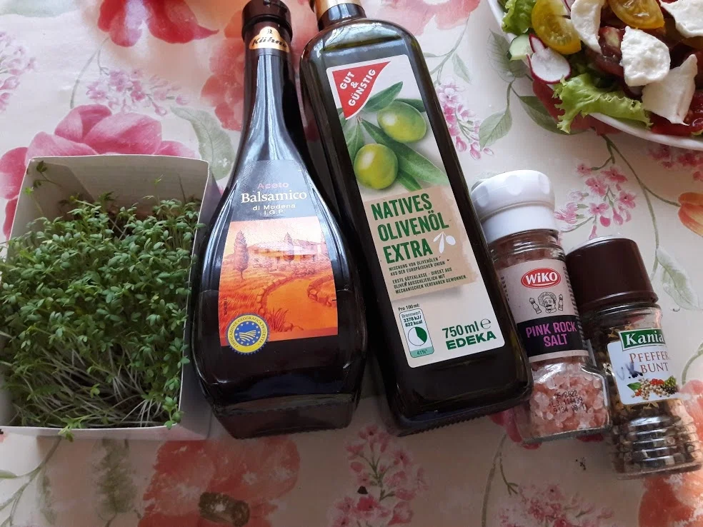 Salat mit Büffelmozzarella - Rezept - Bild Nr. 7