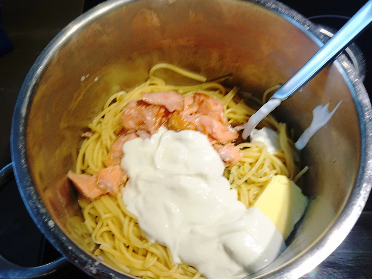 Pasta mit Rauchlachs und Wodka - Rezept - Bild Nr. 4
