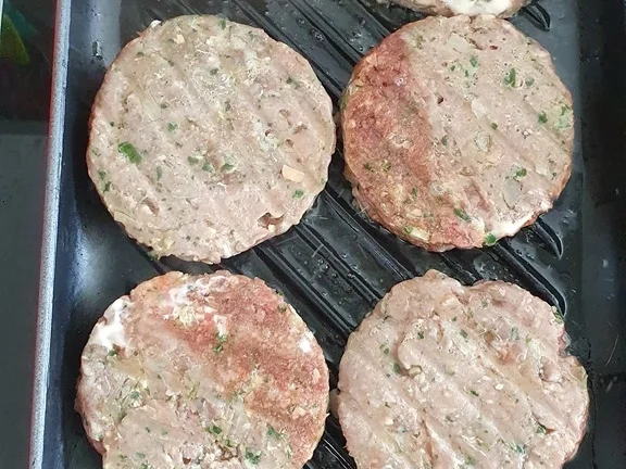 Rezept: Burger Patty`s selbst gemacht = kochbar Challenge 9.0 (2020) Bild Nr. 11174 Burger Patty`s selbst gemacht = kochbar Challenge 9.0 (2020) - Rezept - Bild Nr. 11174