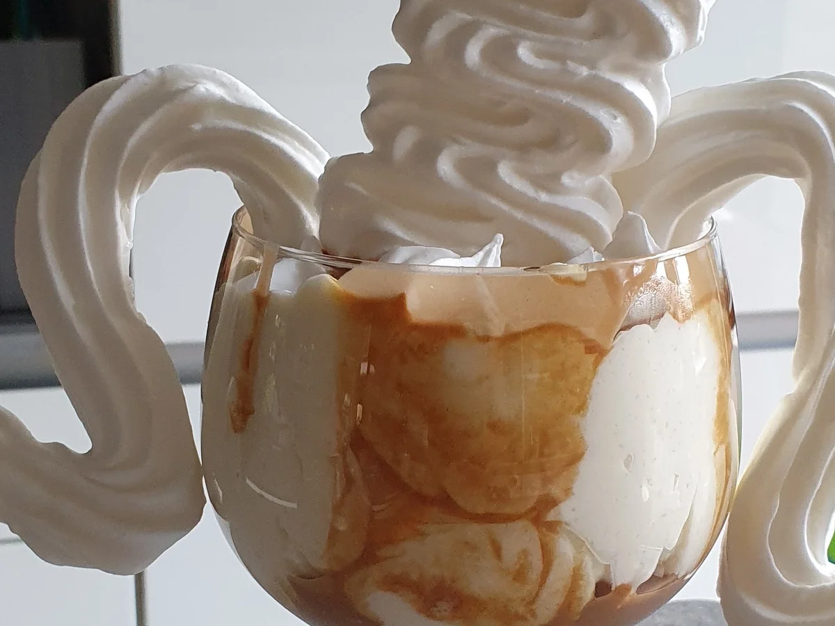 Rezept: Dessert für zwei (Baiser; Eis; Creme; Karamel) = kochbar Challenge 9.0 (2020) Bild Nr. 8 Dessert für zwei (Baiser; Eis; Creme; Karamel) = kochbar Challenge 9.0 (2020) - Rezept - Bild Nr. 8