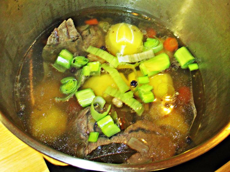 Tafelspitz mit Bouillon Kartoffeln - einfach - von GreteDrafz