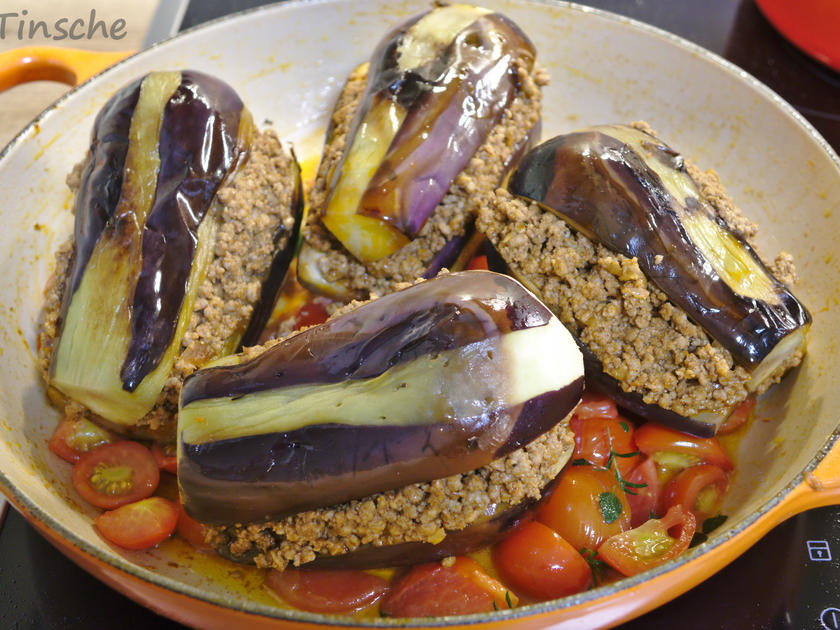 Gefüllte Auberginen auf Schmortomaten mit Bulgur Pilaw - von sTinsche Gefüllte Auberginen auf Schmortomaten mit Bulgur Pilaw - von sTinsche