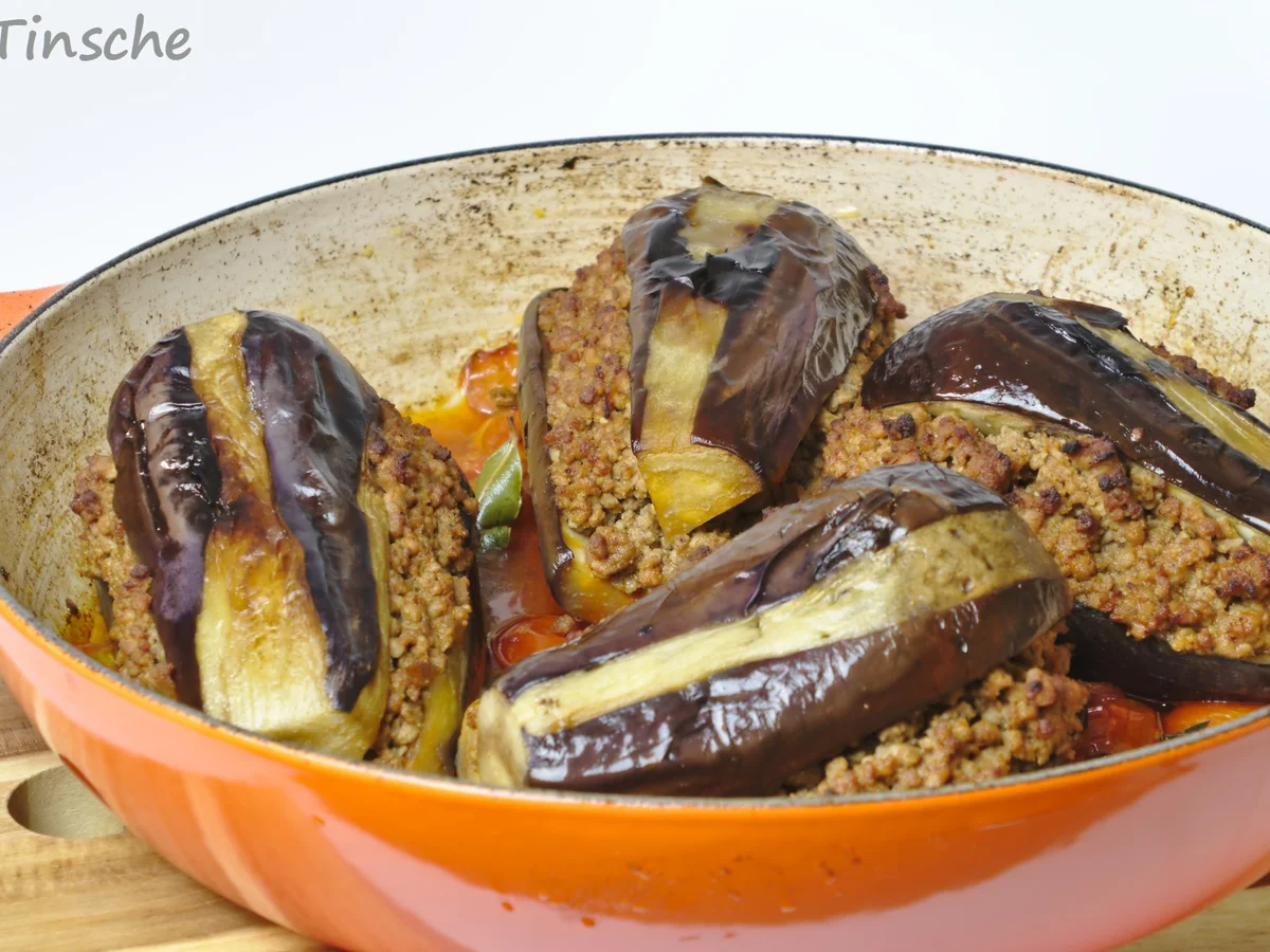 Rezept: Gefüllte Auberginen auf Schmortomaten mit Bulgur-Pilaw Bild Nr. 5 Gefüllte Auberginen auf Schmortomaten mit Bulgur-Pilaw - Rezept - Bild Nr. 5