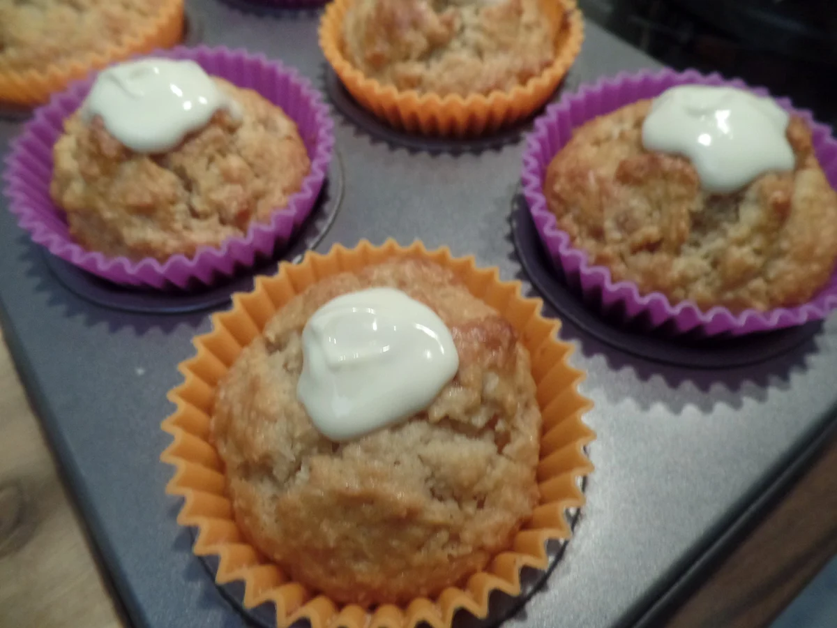 Kokos -Aprikosen -Muffins mit Raffaelo und weißer Schokolade on Topp - Rezept - Bild Nr. 11176