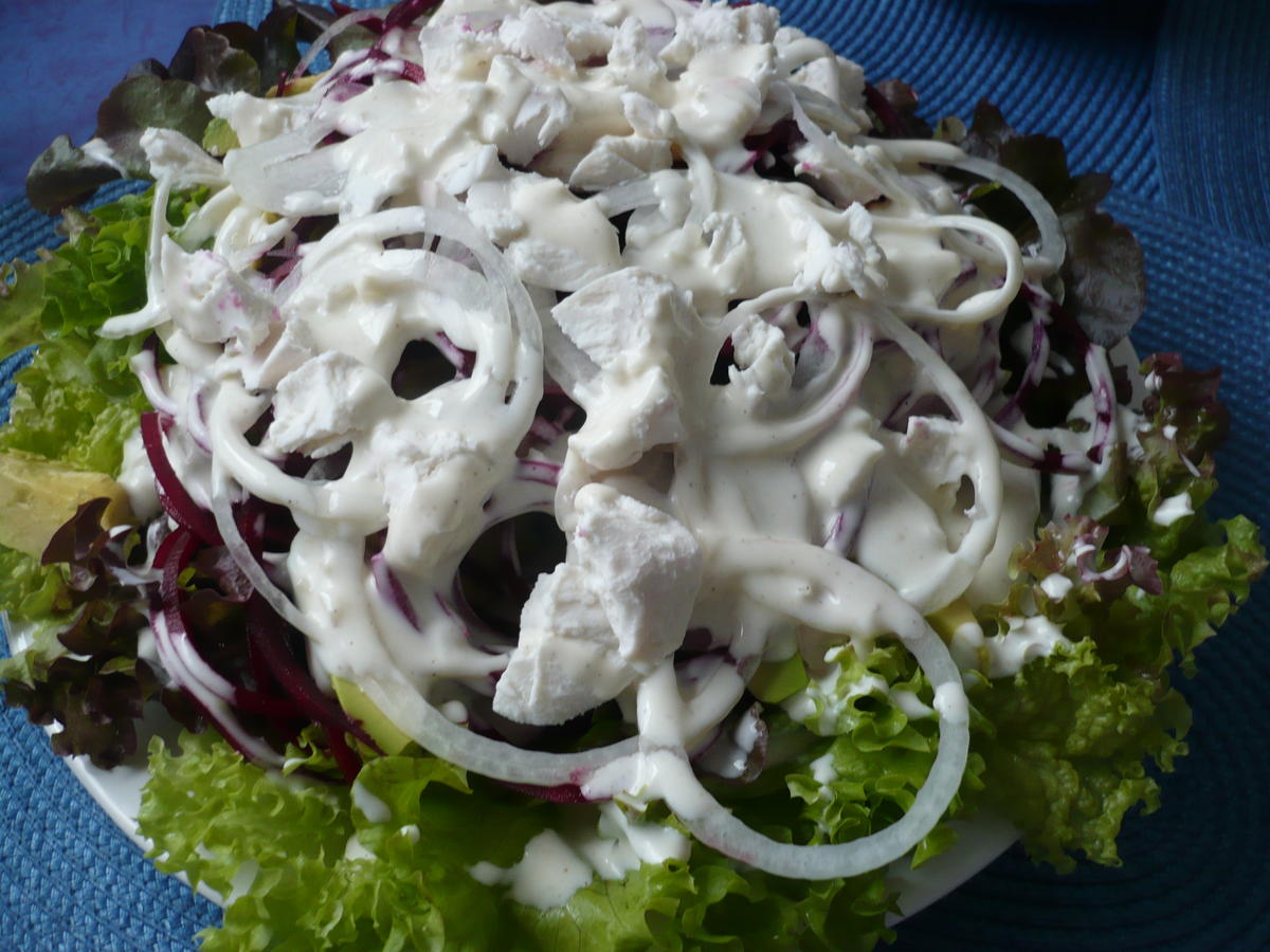 Salat aus Rote-Bete-Spaghetti, Avocado und Ziegenkäse - Rezept - Bild Nr. 2