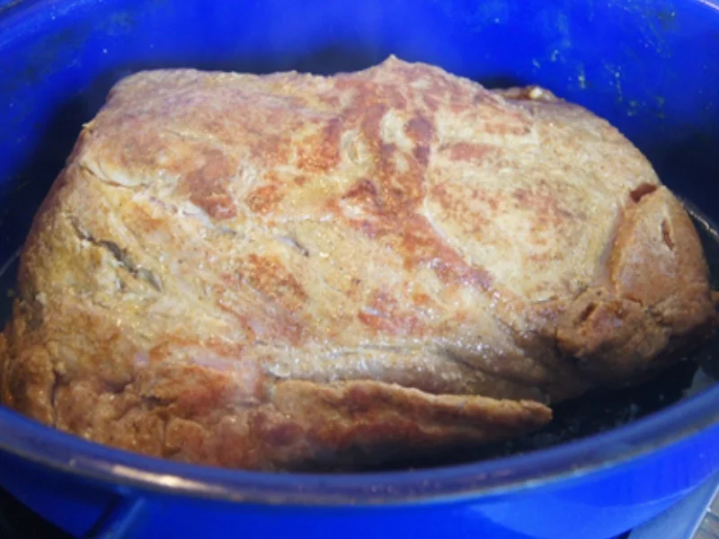 Pulled Pork mit Zwiebeln, Kraut, Zaziki, Tomaten und Fladenbrot - Rezept - Bild Nr. 8