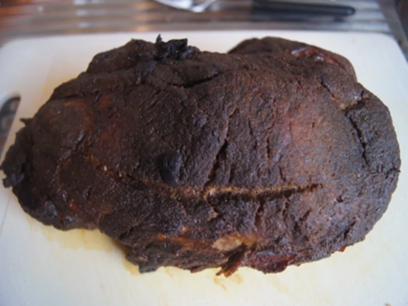 Pulled Pork mit Zwiebeln, Kraut, Zaziki, Tomaten und Fladenbrot - Rezept - Bild Nr. 13