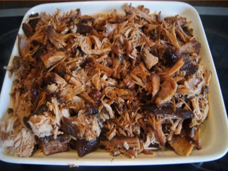 Pulled Pork mit Zwiebeln, Kraut, Zaziki, Tomaten und Fladenbrot - Rezept - Bild Nr. 17