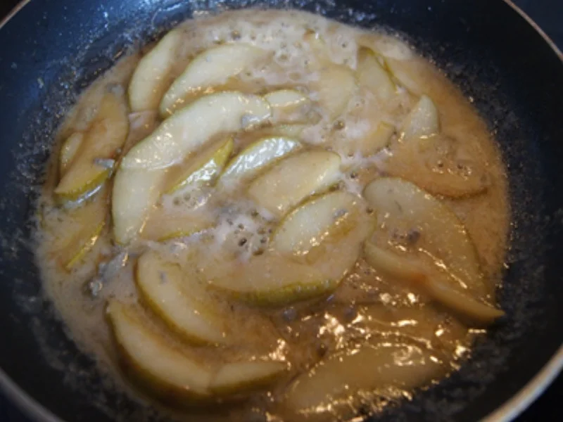 Rezept: Karamellisierte Birnenspalten mit Gorgonzola Bild Nr. 2 Karamellisierte Birnenspalten mit Gorgonzola - Rezept - Bild Nr. 2