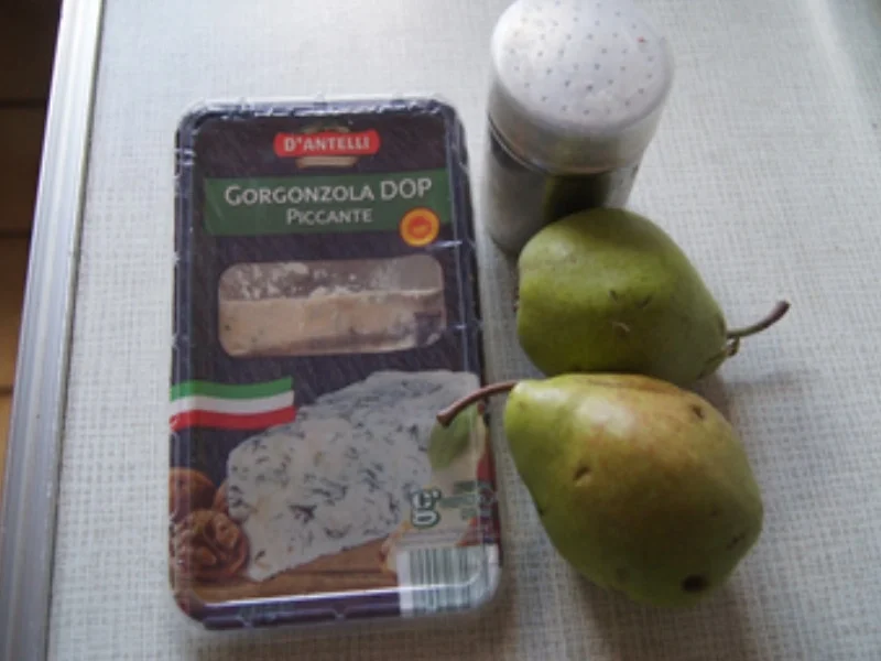 Rezept: Karamellisierte Birnenspalten mit Gorgonzola Bild Nr. 3 Karamellisierte Birnenspalten mit Gorgonzola - Rezept - Bild Nr. 3