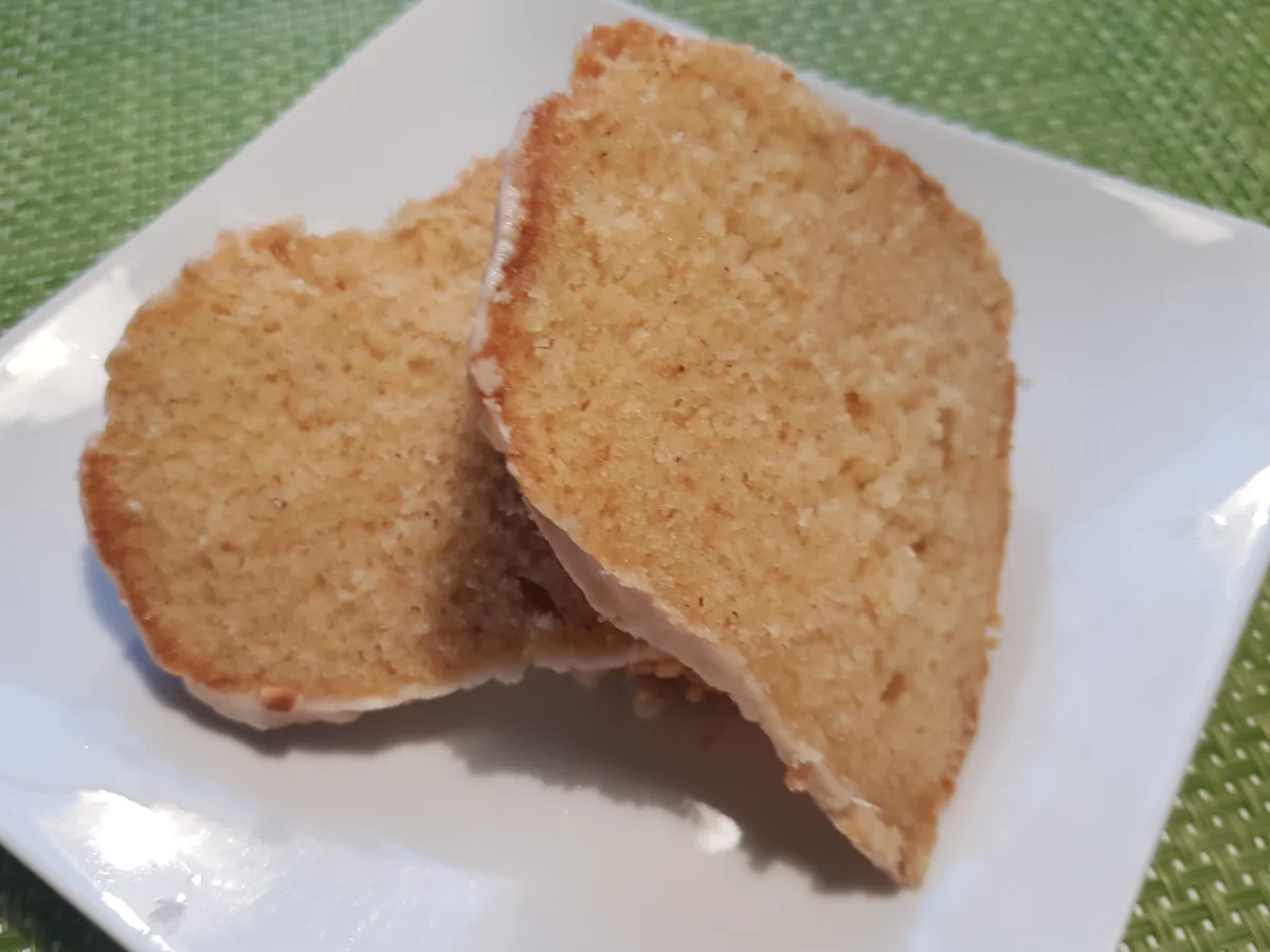 Amaretto-Guglhupf - Rezept - Bild Nr. 7