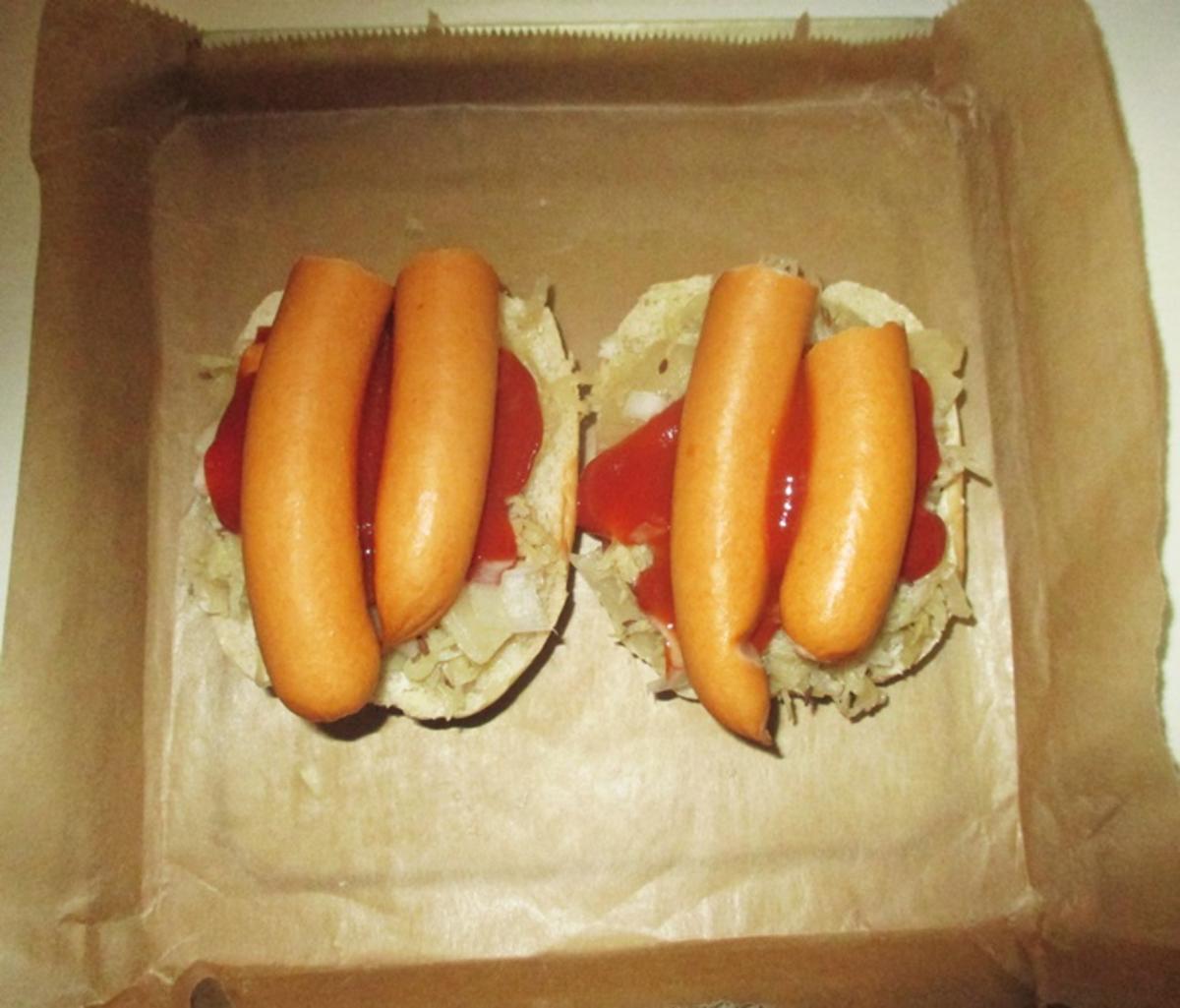 Eine Art Hot Dog- Resteverwertung mit Sauerkraut-Kochbar Challenge 9.0 (September 2020) - Rezept - Bild Nr. 4