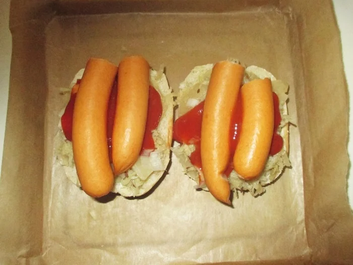 Rezept: Eine Art Hot Dog- Resteverwertung mit Sauerkraut-Kochbar Challenge 9.0 (September 2020) Bild Nr. 4 Eine Art Hot Dog- Resteverwertung mit Sauerkraut-Kochbar Challenge 9.0 (September 2020) - Rezept - Bild Nr. 4