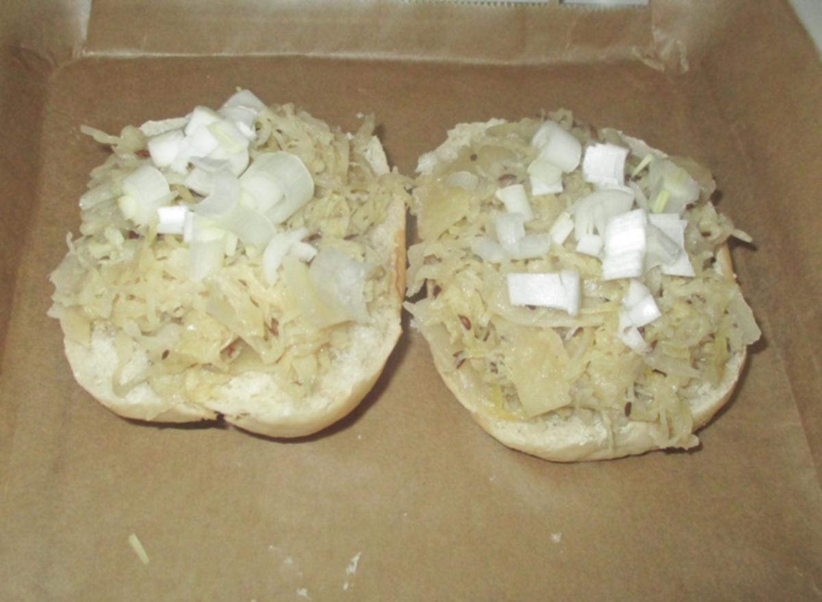 Eine Art Hot Dog- Resteverwertung mit Sauerkraut-Kochbar Challenge 9.0 (September 2020) - Rezept - Bild Nr. 5