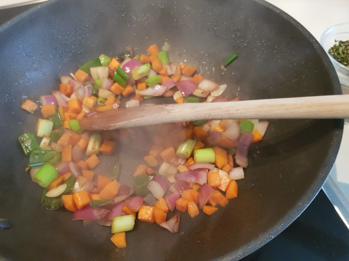 Hähnchen-Involtini mit mediterranem Gemüse und  Polenta-Talern - Rezept - Bild Nr. 4