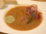 Rezept: Petersilienwurzelsuppe mit Pancetta und Basilikumschaum Bild Nr. 2 Petersilienwurzelsuppe mit Pancetta und Basilikumschaum - Rezept - Bild Nr. 2