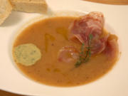 Petersilienwurzelsuppe mit Pancetta und Basilikumschaum - Rezept - Bild Nr. 2