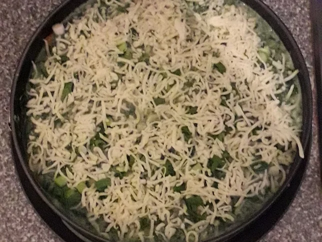 Rezept: Fischstäbchen-Makkaroni-Torte mit Spinat Bild Nr. 11198 Fischstäbchen-Makkaroni-Torte mit Spinat - Rezept - Bild Nr. 11198