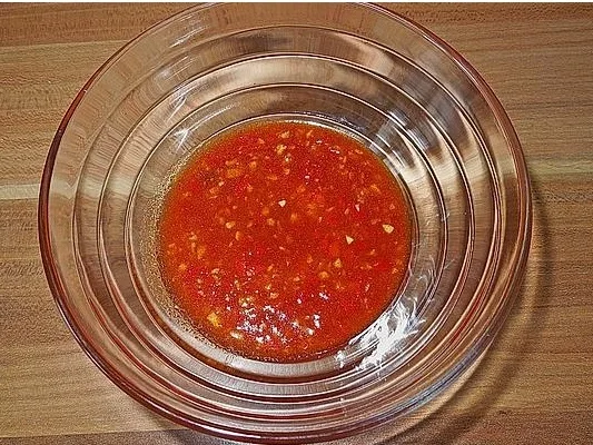 Rezept: Extrascharfer Chili-Dip süß-sauer Bild Nr. 2 Extrascharfer Chili-Dip süß-sauer - Rezept - Bild Nr. 2