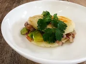 Arepa mit Wolfsbarsch, Avocado, Tomaten (Jorge Gonzales) - Rezept - Bild Nr. 2
