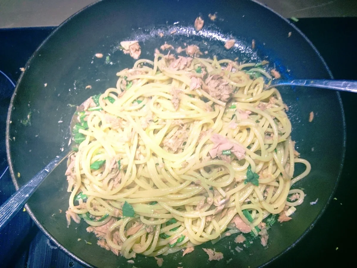 Spaghetti mit Thunfisch-Zitonensauce - Spaghetti tonno e limone - Rezept - Bild Nr. 8