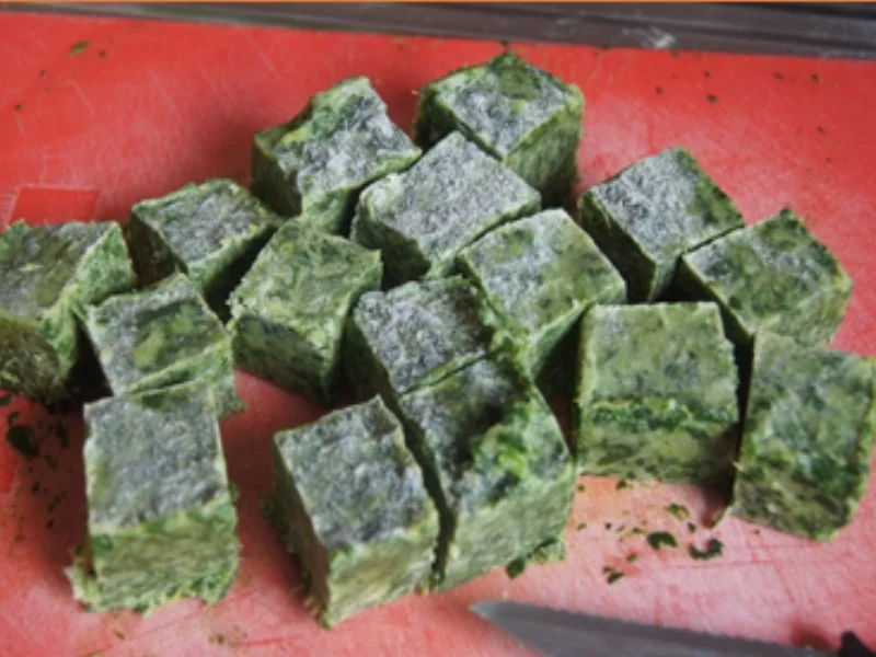 Rezept: Würziger Rahmspinat mit Kartoffeln und Spiegeleiern Bild Nr. 5 Würziger Rahmspinat mit Kartoffeln und Spiegeleiern - Rezept - Bild Nr. 5