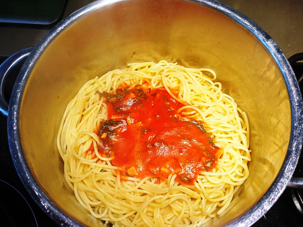 Spaghetti con melanzane alla parmigiana - Überbackene Spaghetti mit Auberginen - Rezept - Bild Nr. 7