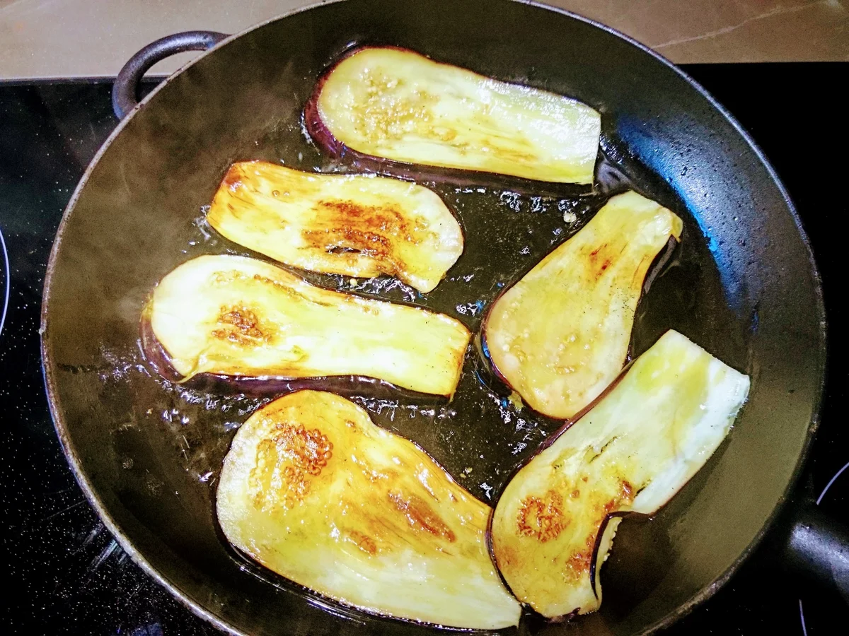 Spaghetti con melanzane alla parmigiana - Überbackene Spaghetti mit Auberginen - Rezept - Bild Nr. 9