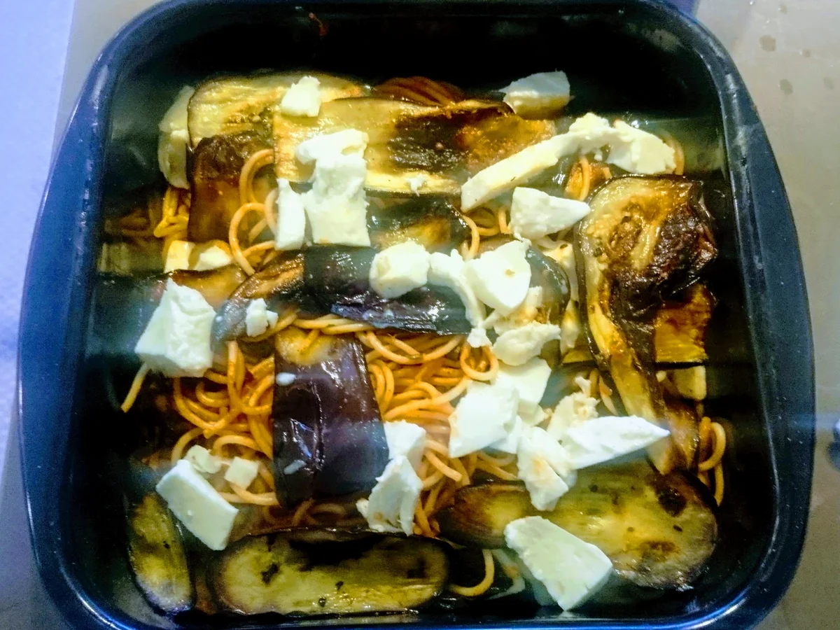 Spaghetti con melanzane alla parmigiana - Überbackene Spaghetti mit Auberginen - Rezept - Bild Nr. 15